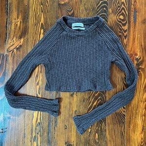 URBAN OUTFITTERS RIBBED CHARCOAL CROP TOP - MEDIUM